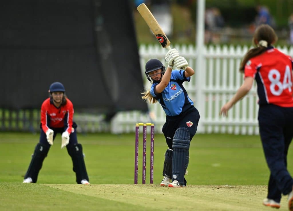 Louise Little batting for the Typhoons in 2022