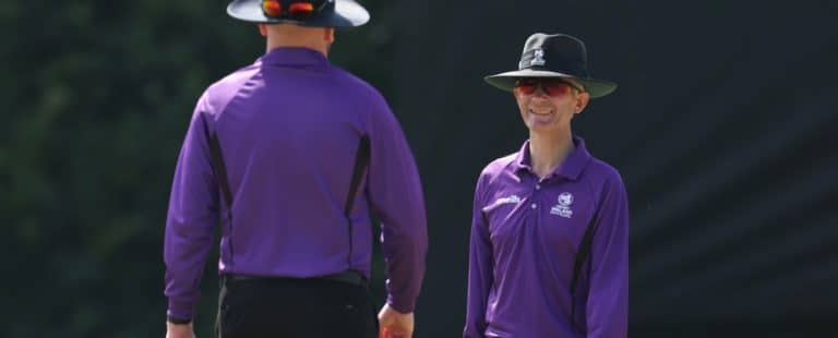 umpires meeting mid-pitch