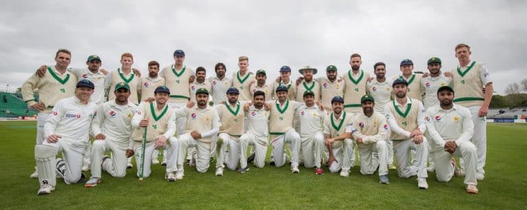 Both teams pictured after the match 15/5/2018