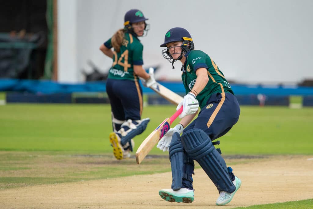 Gaby Lewis and Amy Hunter batting